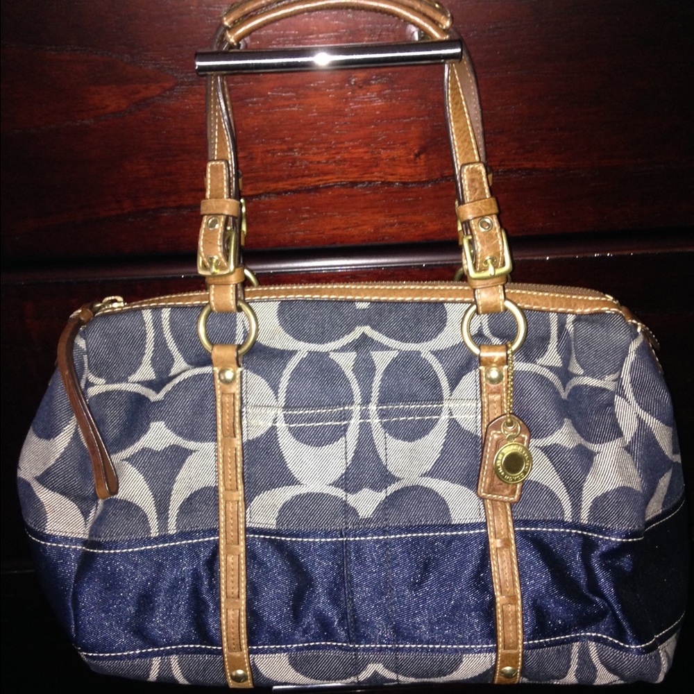 Authentic Coach Handbag - Picture 2 of 4